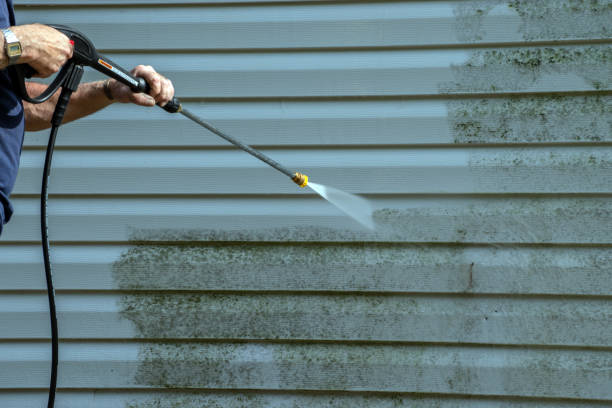 Best Deck Pressure Washing  in Italy, TX